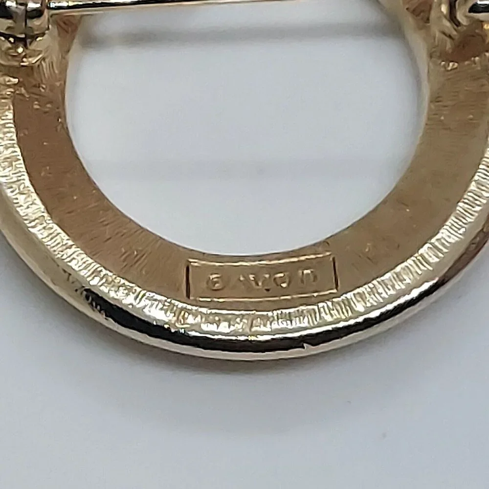 Avon Gold Tone Four Ring Circle Pin with‎ Pavé Wreath on Top￼